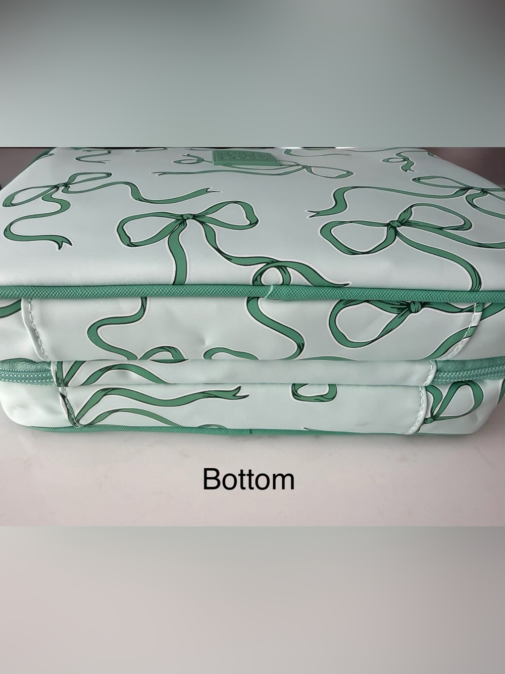 Tender Love + Carry Toiletry Bag Green Bows - Picture 5 of 14